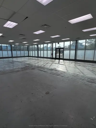 62 Railside Road 2, Toronto, On M3a 1a3
