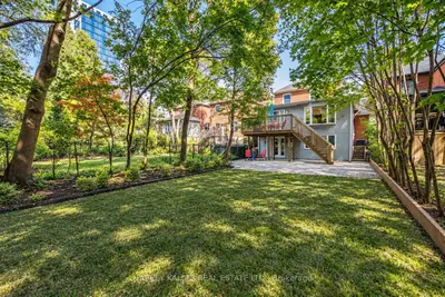 52 Park Hill Road, Toronto, On M6c 3n1