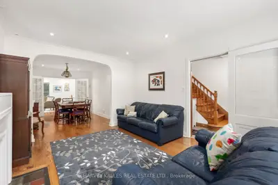 52 Park Hill Road, Toronto, On M6c 3n1