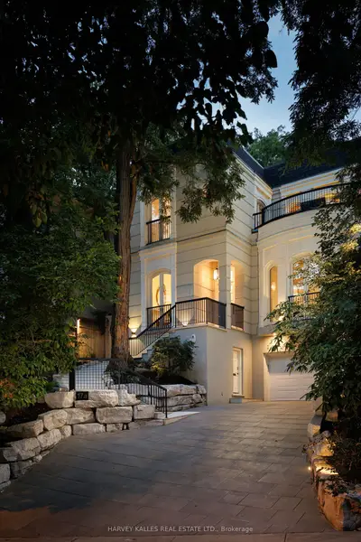 17a Avondale Road, Toronto, On M4w 2r7