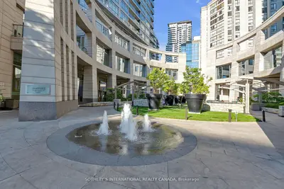 2181 Yonge Street 3302, Toronto, On M4s 3h7