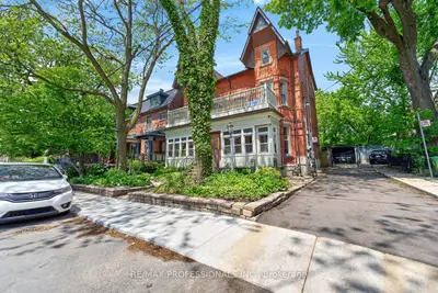 2 Afton Avenue, Toronto, On M6j 1r7