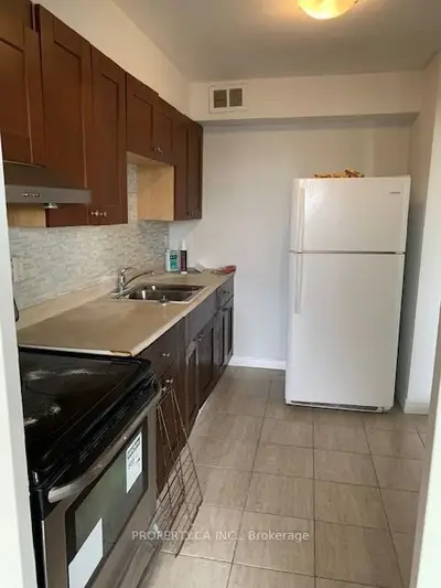 10 Parkway Forest Drive 411, Toronto, On M2j 1l3