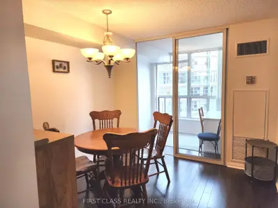 24 Wellesley Street W 1306, Toronto, On M4y 2x6