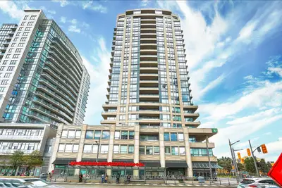 500 St Clair Avenue W, Toronto, On M6c 1a8