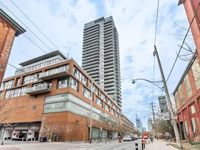 33 Mill Street 2406, Toronto, On M5a 3r3