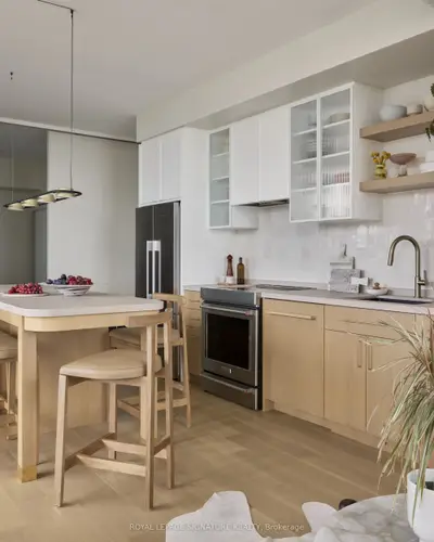 33 Mill Street 2406, Toronto, On M5a 3r3