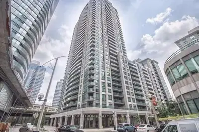 19 Grand Trunk Crescent 2101, Toronto, On M5j 3a3