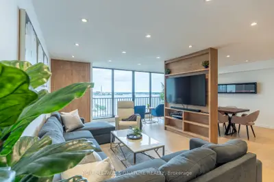 33 Harbour Square 1806, Toronto, On M5j 2g2