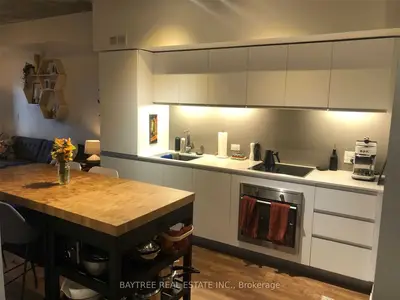 20 Minowan Miikan Lane 614, Toronto, On M6j 0e5