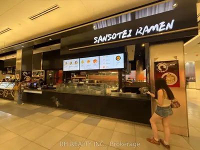 220 Yonge Street Cru F17, Toronto, On M5b 2h1