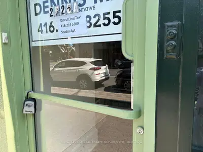 2525 Yonge Street 2, Toronto, On M4p 2h9