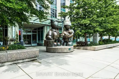 18 Yonge Street 713, Toronto, On M5e 1z8