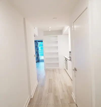 230 Simcoe Street S 1916, Toronto, On M5t 1t4
