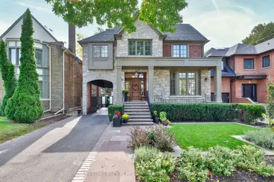 19 Whitehall Road, Toronto, On M4w 2c5