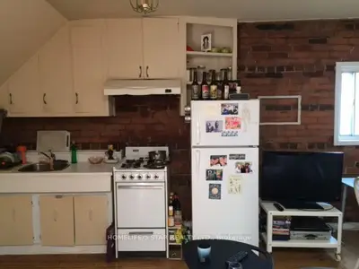 53 Claremont Street Apt 3, Toronto, On M6j 2m7