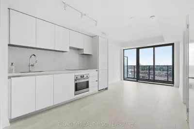 25 Frederick Todd Way 701, Toronto, On M4g 0e8