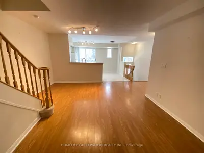 28 Sommerset Way 1116, Toronto, On M2n 6w7