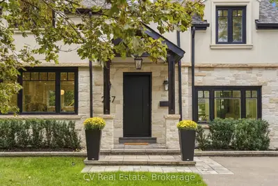 287 Yonge Boulevard, Toronto, On M5m 3j1