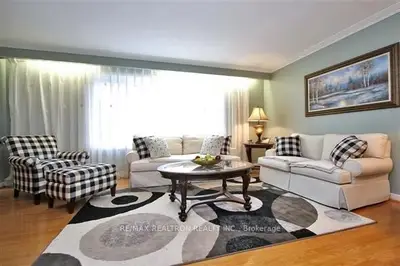 19 Appian Drive, Toronto, On M2j 2p7