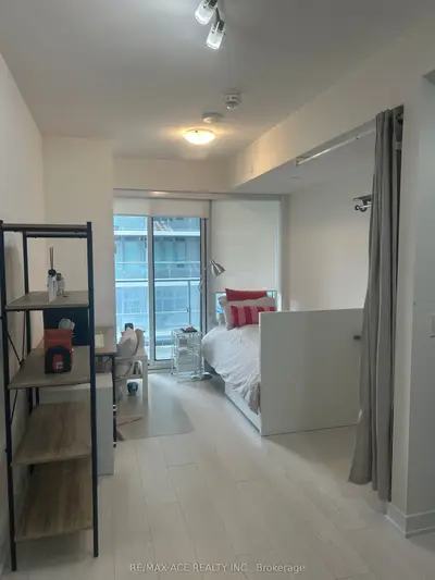 195 Redpath Avenue 2314, Toronto, On M4p 0e4