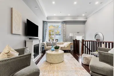 51 St Paul Street, Toronto, On M5a 3h2