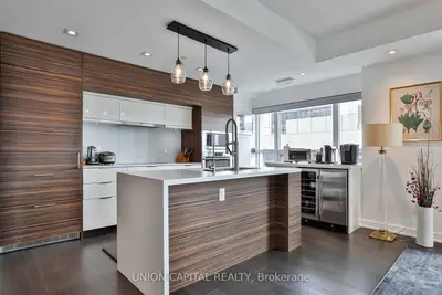 88 Scott Street 1309, Toronto, On M5e 0a9