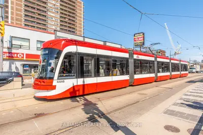 944 St Clair Avenue W, Toronto, On M6e 2v1