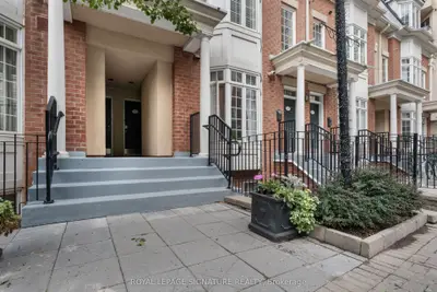 11 Niagara Street 8, Toronto, On M5v 3n9