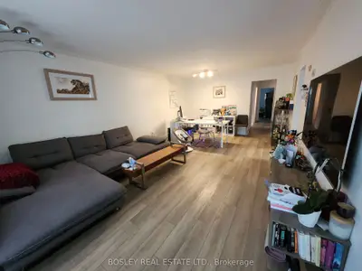 37 Summerside Crescent Main, Toronto, On M2h 1w9