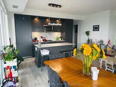 20 Inn On The Park Drive 1531, Toronto, On M3c 0p8