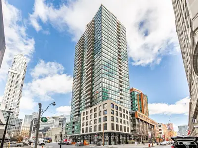 1 Scott Street 202w, Toronto, On M5e 1a1