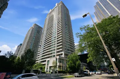 23 Hollywood Avenue Ph202, Toronto, On M2n 7l8