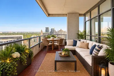 23 Hollywood Avenue Ph202, Toronto, On M2n 7l8
