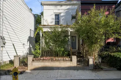 16 Sackville Place, Toronto, On M4x 1a4