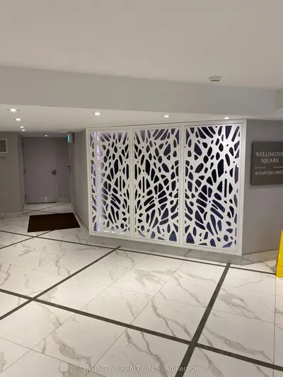 18 Stafford Street 1113, Toronto, On M5v 3w4
