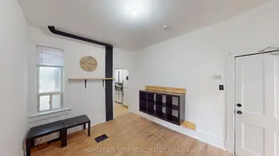 39 Humbert Street Apt 1, Toronto, On M6j 1m8