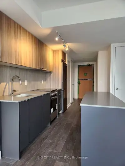 8 Tippett Road 1201, Toronto, On M3h 0e7
