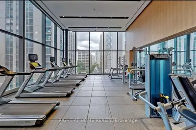 7 Grenville Street 6, Toronto, On M4y 0e9