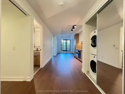 91 Montclair Avenue 518, Toronto, On M5p 0b1