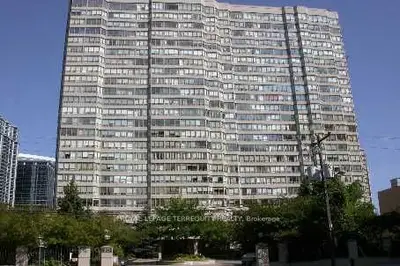 30 Greenfield Avenue 201, Toronto, On M2n 6n3