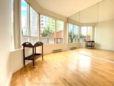 30 Greenfield Avenue 201, Toronto, On M2n 6n3