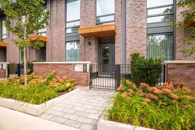 115 Denison Avenue 107, Toronto, On M5t 2n1