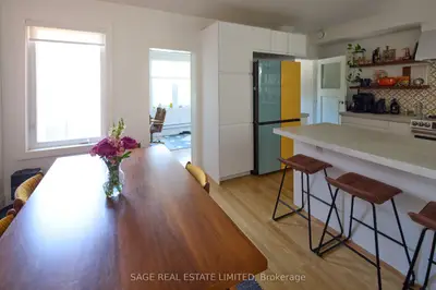 1158 College Street 3, Toronto, On M6h 1b6