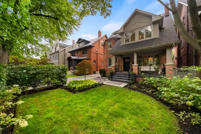 37 St Andrews Gardens, Toronto, On M4w 2c9