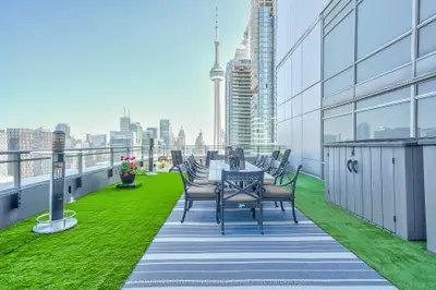 25 Telegram Mews Ph5201, Toronto, On M5v 3z1