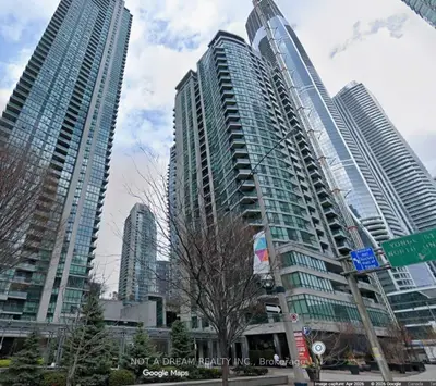 16 Yonge Street 409, Toronto, On M5e 2a1