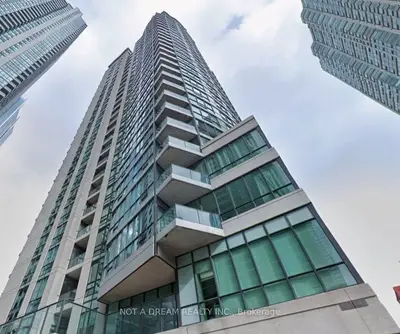 16 Yonge Street 409, Toronto, On M5e 2a1