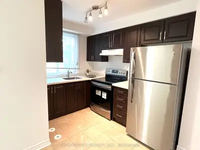 38 St Lawrence Street 7, Toronto, On M5a 3n1