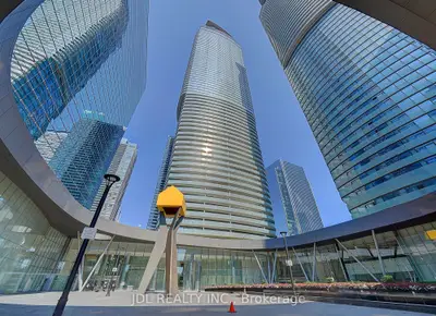 14 York Street 2012, Toronto, On M5j 0b1